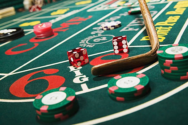 qq88asia mobile app interface showing live-dealer tables and slot games on Android and iOS